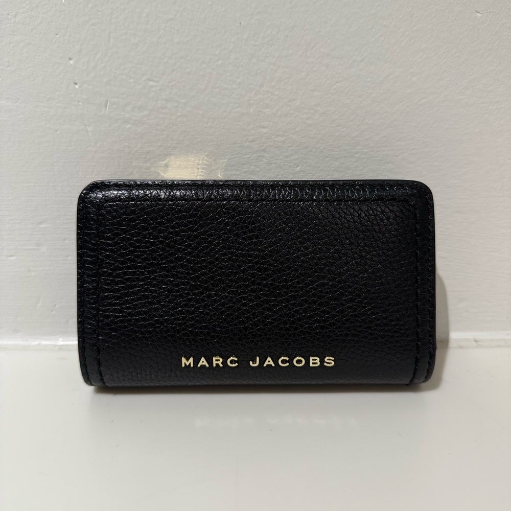 NWT Marc Jacobs compact wallet